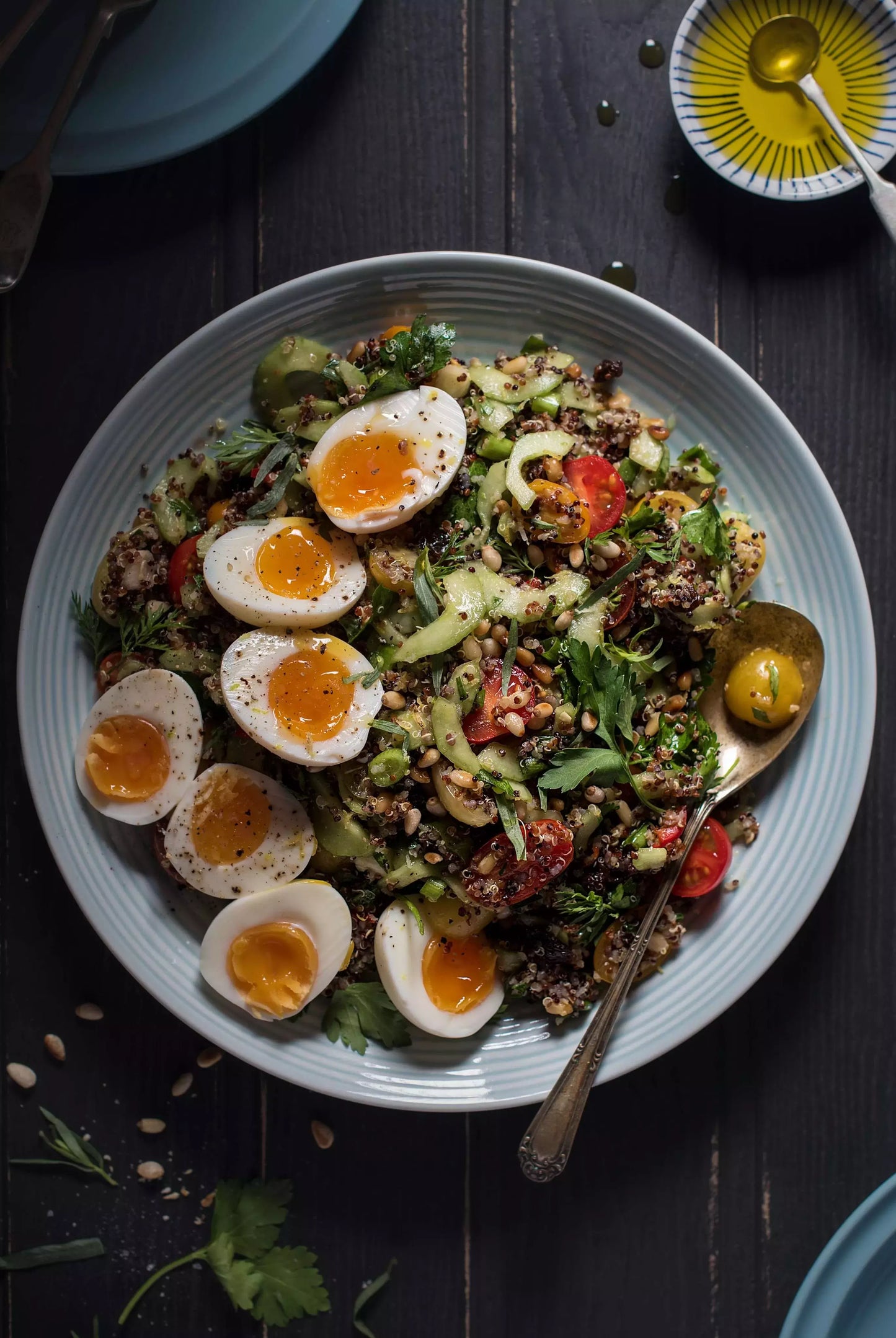 Quinoa salad with boiled eggs 